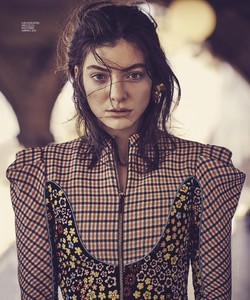      lorde240917BZNimage12.jpg