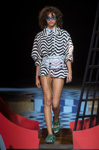 59c828a3076cc_HouseofHollandSpring2018Ghp54gS58nIx.thumb.jpg.713c01f7820b68b7cd13bcc3a3fc28d1.jpg