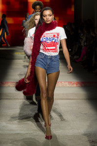 59c831be7522e_TopshopFall20174j5xTI6RhgQx.thumb.jpg.9a93cfddba89031184b2885137ca1a4f.jpg