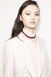 59c83ec54f5ee_TopshopFall2017Backstage8dv4tLLSEWpx.thumb.jpg.f4ab91cc9250d3a6189a505f5c36b1f6.jpg