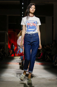 59c83ecb96e82_TopshopFall2017oDBc1ZP3qLBx.thumb.jpg.e6a0d8d5baa59ad4355ec792b23f603d.jpg
