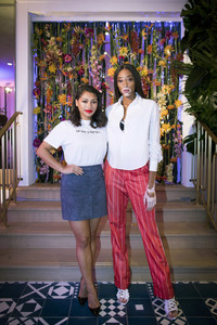 Winnie+Harlow+Kimpton+De+Witt+Launch+Party+wOwiAUh8A1Sx.jpg