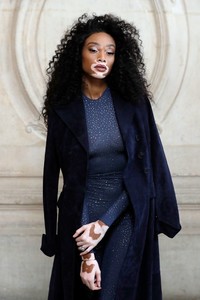 Winnie+Harlow+Christian+Dior+Outside+Arrivals+eWy1N-pul54x.jpg