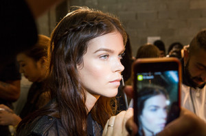 59cac3262ce58_AnnaSuiSpring2018BackstageExRUa8-4JCwx.thumb.jpg.a70b438d19a49f93d502642223103f99.jpg
