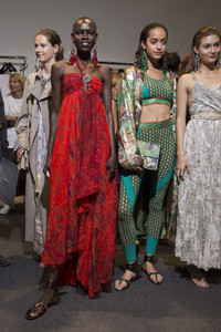 59cb060272315_etro-bks-m-rs18-6930(1).thumb.jpg.c0b52fba9e50653f29fc8e703b099dcf.jpg