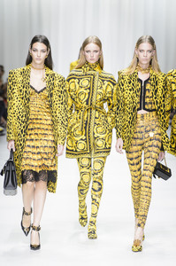 59cc39a0d9f26_versace-rs18-5472(1).thumb.jpg.13d367349e93d0d0d53320f68778f7be.jpg