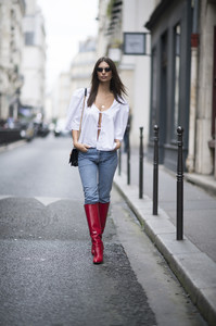     emilyr270917BZNimage102.jpg