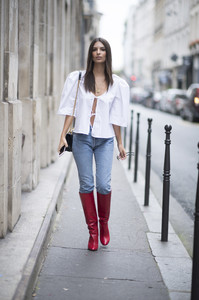     emilyr270917BZNimage111.jpg