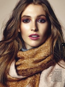 59cd69d9b8520_GabrielleLussier-clinoeil2014.thumb.jpg.8baf7d5a1e4a2004146a533c2677043d.jpg