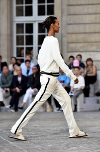 Liya+Kebede+Berluti+Runway+Paris+Fashion+Week+JZDcBR3g6Ylx.jpg