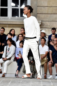 Liya+Kebede+Berluti+Runway+Paris+Fashion+Week+Wt9yYcFHauKx.jpg