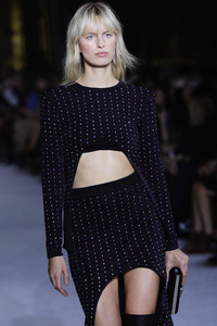 Karolina+Kurkova+Balmain+Runway+Paris+Fashion+3wA6-P8bmeox.jpg