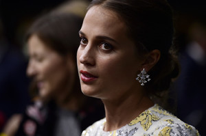 59cec1682129f_AliciaVikanderEuphoriaPremiere13thZurichXuH80XJQPjrx.thumb.jpg.6f8d35c52fd90f0aa6b6dd2c0244ce93.jpg