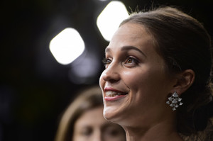59cec19fec2a2_AliciaVikanderEuphoriaPremiere13thZurichmks9sjcEd49x.thumb.jpg.6105139f727871b5169ece705180208a.jpg