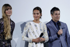 59cec2ac1bfee_AliciaVikanderEuphoriaPremiere13thZurich4RW7jhnnfTgx.thumb.jpg.ca8f22597c80f16cd3937141cad7251a.jpg