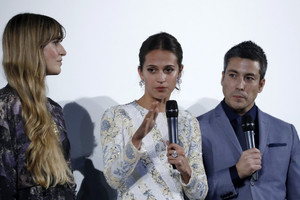 59cec31230a32_AliciaVikanderEuphoriaPremiere13thZurichf7vUf6MxiLXx.thumb.jpg.95bcf039484679f824c388ae5cb71da4.jpg