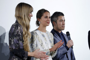 59cec349419da_AliciaVikanderEuphoriaPremiere13thZurichfHwsDCHP9Axx.thumb.jpg.7086ce6228055d64a842b6bd5fbd5f38.jpg