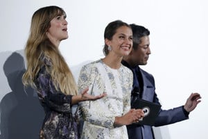 59cec4286e744_AliciaVikanderEuphoriaPremiere13thZurichfMzyZxbOsRpx.thumb.jpg.563c56a3249b3716fc58134574b3ffbd.jpg