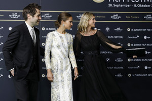 59cec458e953d_AliciaVikanderEuphoriaPremiere13thZurichx8jjAnjXsq7x.thumb.jpg.650da4ee4bcb76c2f4fce118fb1c0390.jpg