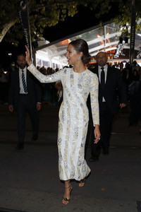 59cec46d3c78c_AliciaVikanderEuphoriaPremiere13thZurichKHpSrNweepex.thumb.jpg.11f2a75255c1ac1f8786c90a6d3a5c9e.jpg