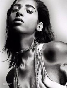 59cf1fbc7ca3a_Yasmin-Wijnaldum-by-Yvan-Fabing-for-Numero-October-2017-9-760x993.thumb.jpg.4321dd53554b429347660dc074a03d07.jpg