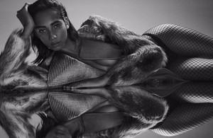 59cf1fbd4a3de_Yasmin-Wijnaldum-by-Yvan-Fabing-for-Numero-October-2017-10-760x496.thumb.jpg.841a8197810cf3330a756efff14701d5.jpg