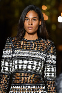 Cindy+Bruna+Balmain+Runway+Paris+Fashion+Week+teFmlPpxVWJx.jpg