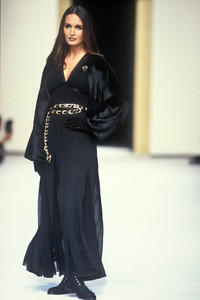 5_chanel-fw-1992-6_html.thumb.JPEG.438f0d3d4f747ce250b08ee5598371c1.JPEG