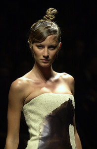 5_chloe-ss-2001-6_html.thumb.JPEG.0e9da1ce6cfccf0dec88002974091773.JPEG