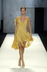 5_donna-karan-ss-2001-6_html.thumb.JPEG.7f61440d264d26d6e8cb358688fdbe95.JPEG