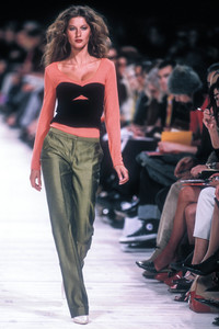 5_versus-fw-2000-6_html.thumb.JPEG.e55c5a888064d1ed8afe78f5f4950b58.JPEG