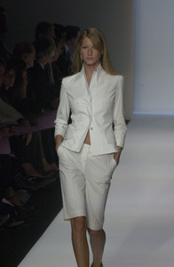 6_narciso-rodriguez-ss-2001-7_html.thumb.JPEG.133bc4e89dd321841ed0694410e087a2.JPEG