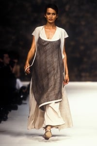 7_cerruti-ss-1994-3_html.thumb.JPEG.6dbe65581b98e9ff0adc14e55be24800.JPEG