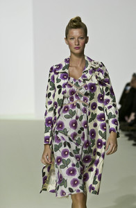 7_marni-ss-2001-8_html.thumb.JPEG.375eb7e4a82677f8b6d02009250be4ac.JPEG