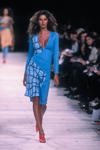 7_versus-fw-2000-8_html.thumb.JPEG.be2f31add5dbc6fc51a652ec7ca8f528.JPEG