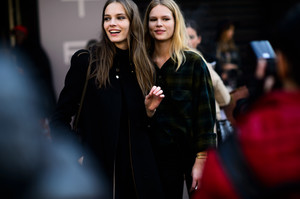 8454-Le-21eme-Adam-Katz-Sinding-Mina-Cvetkovic-Anna-Ewers-Milan-Fashion-Week-Fall-Winter-2015-2016_AKS8601.jpg