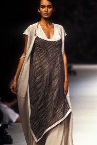 8_cerruti-ss-1994-4_html.thumb.JPEG.5ffd14ba728ffe8fdab4944038cc3023.JPEG