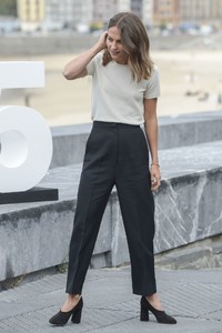 Alicia-Vikander--Submergence-Photocall-2017-San-Sebastian-Film-Festival-05.thumb.jpg.fdf1971e755b8d1152c84385c5c3c17f.jpg