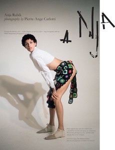 Anja-Rubik-by-Pierre-Ange-Carlotti-for-Purple-FW-17.18-7.thumb.jpg.58cc9174514003822bb306cdd597f436.jpg