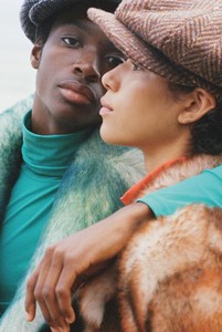 BN-UX562_COUPLE_1000V_20170831175819.jpg