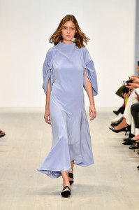 Bianca_Spender_mbfashionweek_1_683126940.jpg
