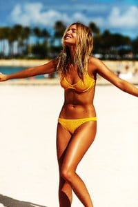 Billabong-X-Its-Now-Cool-Maya-Stepper-Josie-Clough-10.thumb.jpg.6ea85babb67d78b9b70ed39618c9b728.jpg