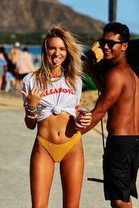 Billabong-X-Its-Now-Cool-Maya-Stepper-Josie-Clough-21.thumb.jpg.390dd35e1d1b5283bece4be588f1692d.jpg