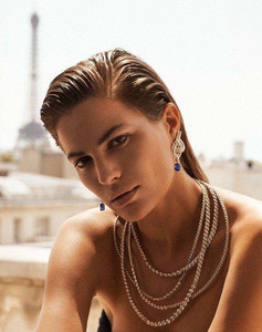 Cameron-Russell-by-Lachlan-Baily-for-Vogue-Paris-October-2017-7.thumb.jpg.bf149bb850b818d0656e94d2efa6de0d.jpg