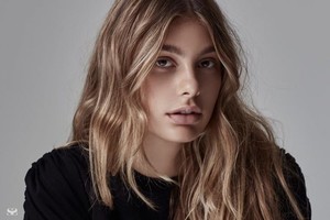 Camila-Morrone-by-Max-Papendieck-for-Russh-AugustSeptember-2017-2-760x507.thumb.jpg.d957887f7b5b50361b3ee7f2cf1bf6c2.jpg