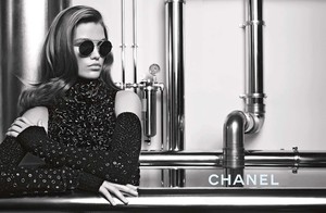 Chanel-Eyewear-Fall-Winter-2017-Campaign36881.thumb.jpg.f1929ae70af663b58ba0724b78313e09.jpg