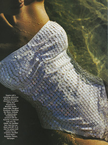 Christy_Turlington_US_Vogue_May_1990_15.thumb.jpg.44dc2f89594a4c69711ca1018b1ee243.jpg