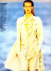 Claudia_Feuer_Elle_Italia_February_1989_04.thumb.jpg.398f3e1a486a1d0ed02e6647040d85ea.jpg