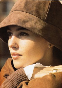 ELLE_fr_16_oct_1989_10.thumb.jpg.6efc9544b83f84c3cb327ecd00f8d25d.jpg
