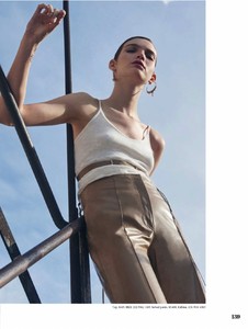Elle_Australia_March_2017_FreeMags.cc__dragged_-page4.jpg